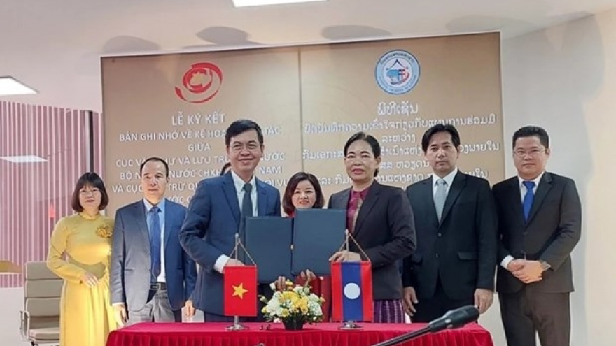 Vietnam, Laos sign MOU on archival cooperation